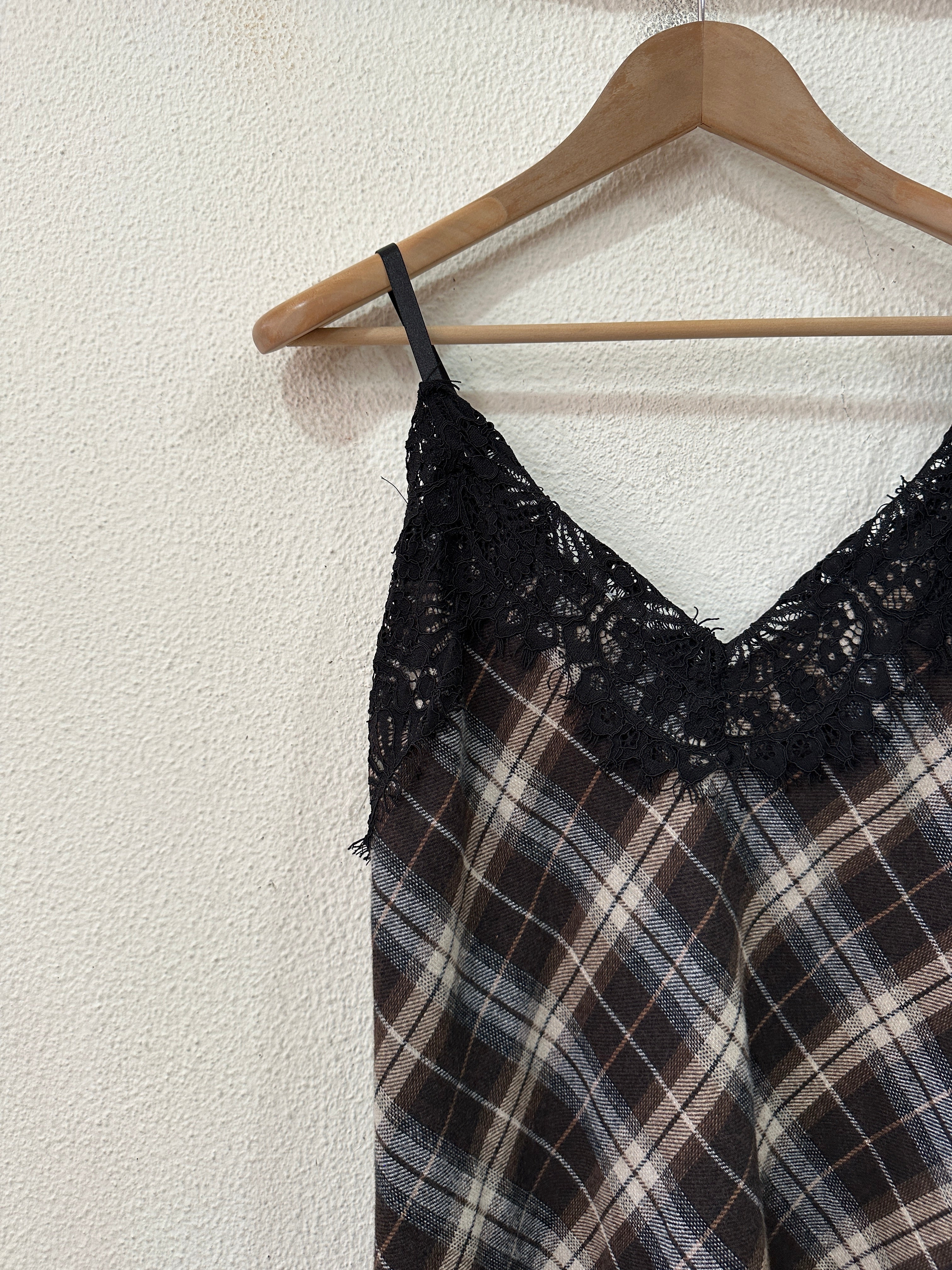 Vestido curto em fazenda c/rendas YORKSHIRE