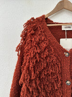 Load image in the gallery viewer,Casaco de malha encaracolada c/laçadas WANDERLUST

