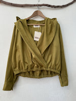 Load image in the gallery viewer,Bomber cruzado c/capuz em suede CHIOMA
