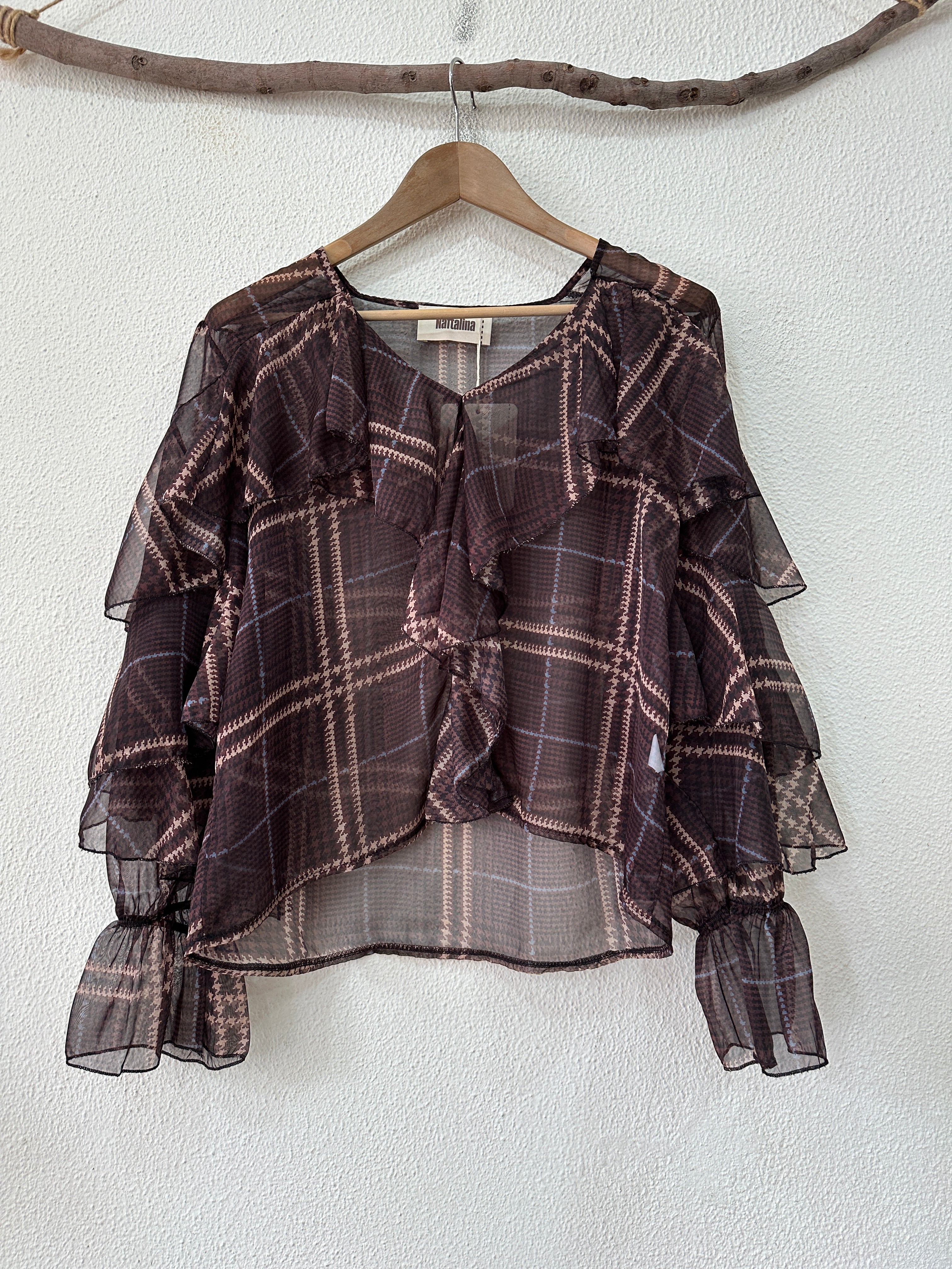 Blusa em chiffon c/folhos FLAY
