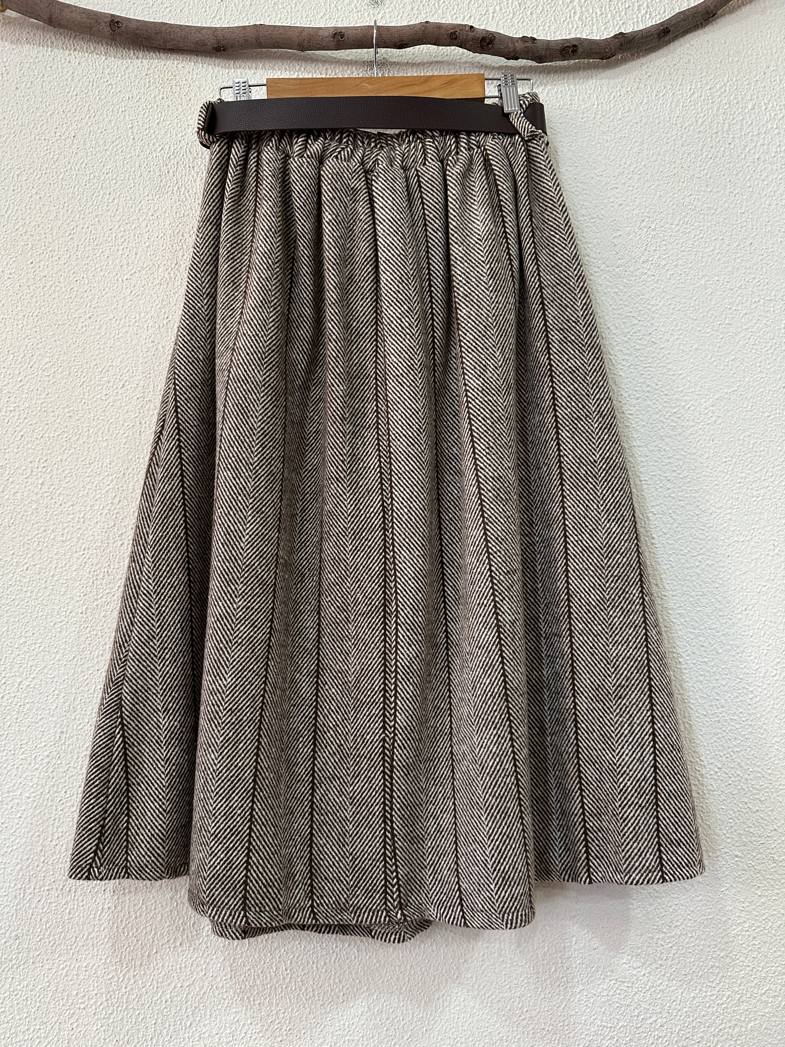 Saia em fazenda c/ bolsos CORIANDER