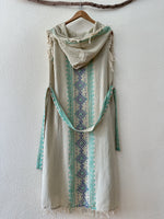 Carregar imagem no visualizador da galeria, Colete em algodão rústico c/ capuz SATI
