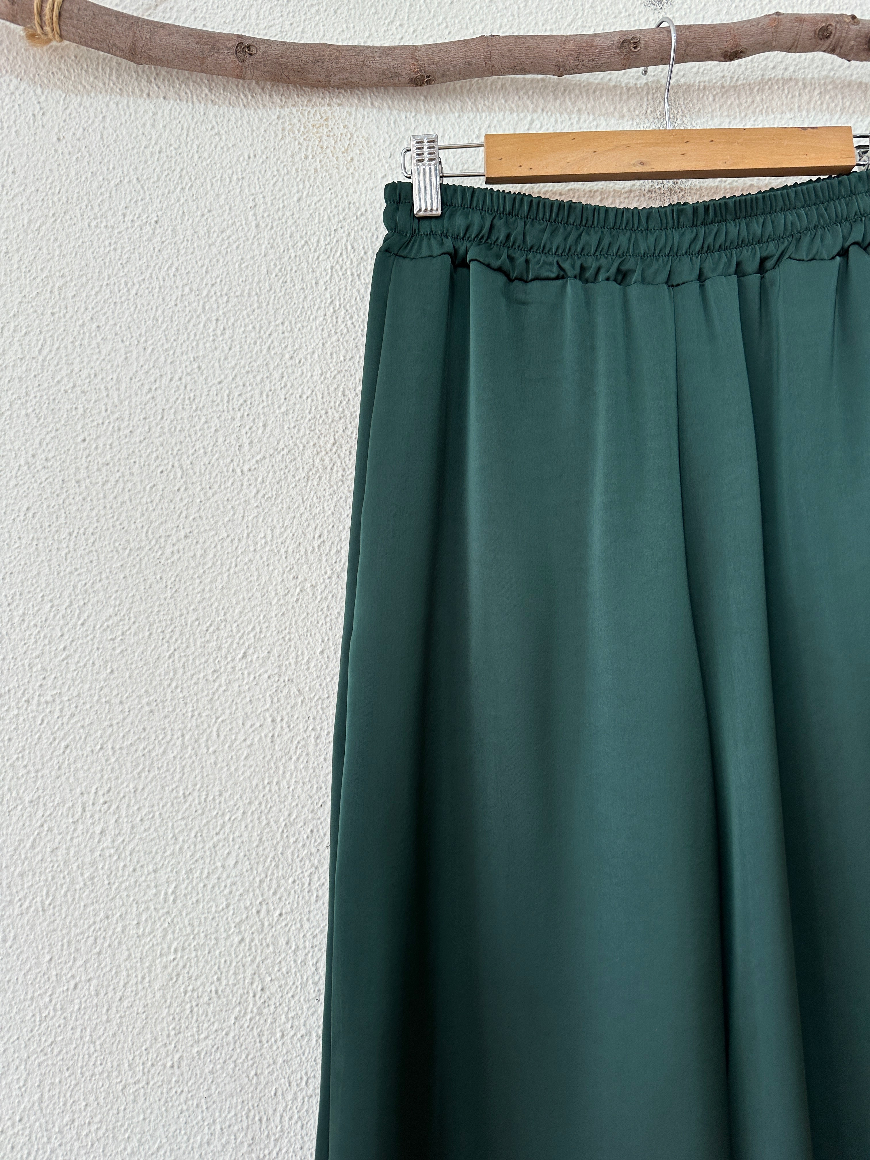 Pantalonas acetinadas c/ renda e bolsos EMMA