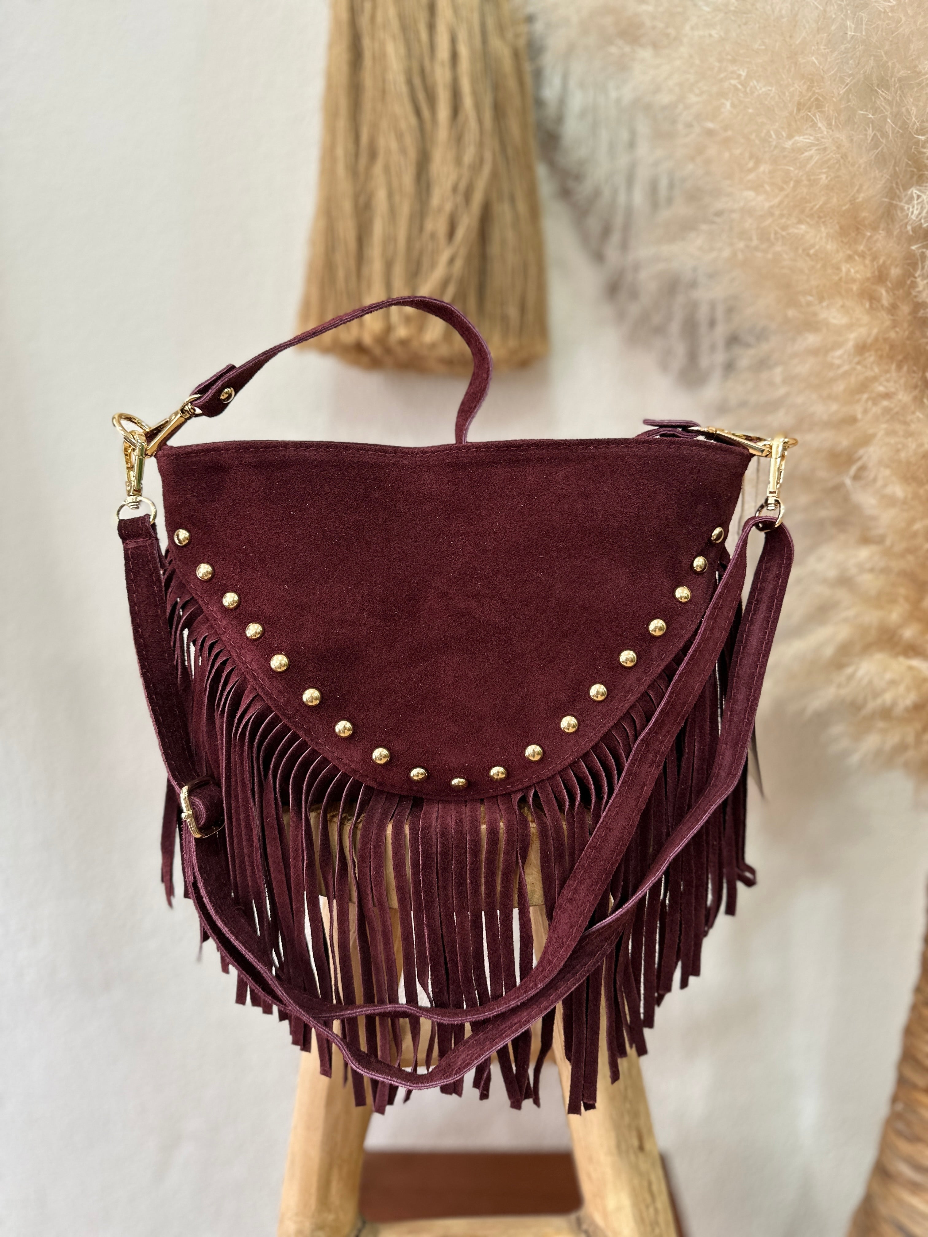 Mala em camurça c/tachas e franjas DEBBIE