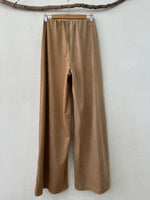 Load image in the gallery viewer,Pantalonas em suede COYOTE
