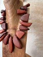 Load image in the gallery viewer,Colar curto em madeira ATHENA
