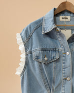 Carregar imagem no visualizador da galeria, Colete denim c/renda BEATRICE
