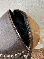 Load image in the gallery viewer,Bolsa crossbody em pele CYNTHIA
