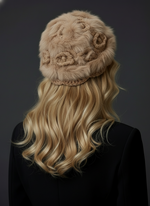 Load image in the gallery viewer,Gorro em crochet com pelo SIBERIA
