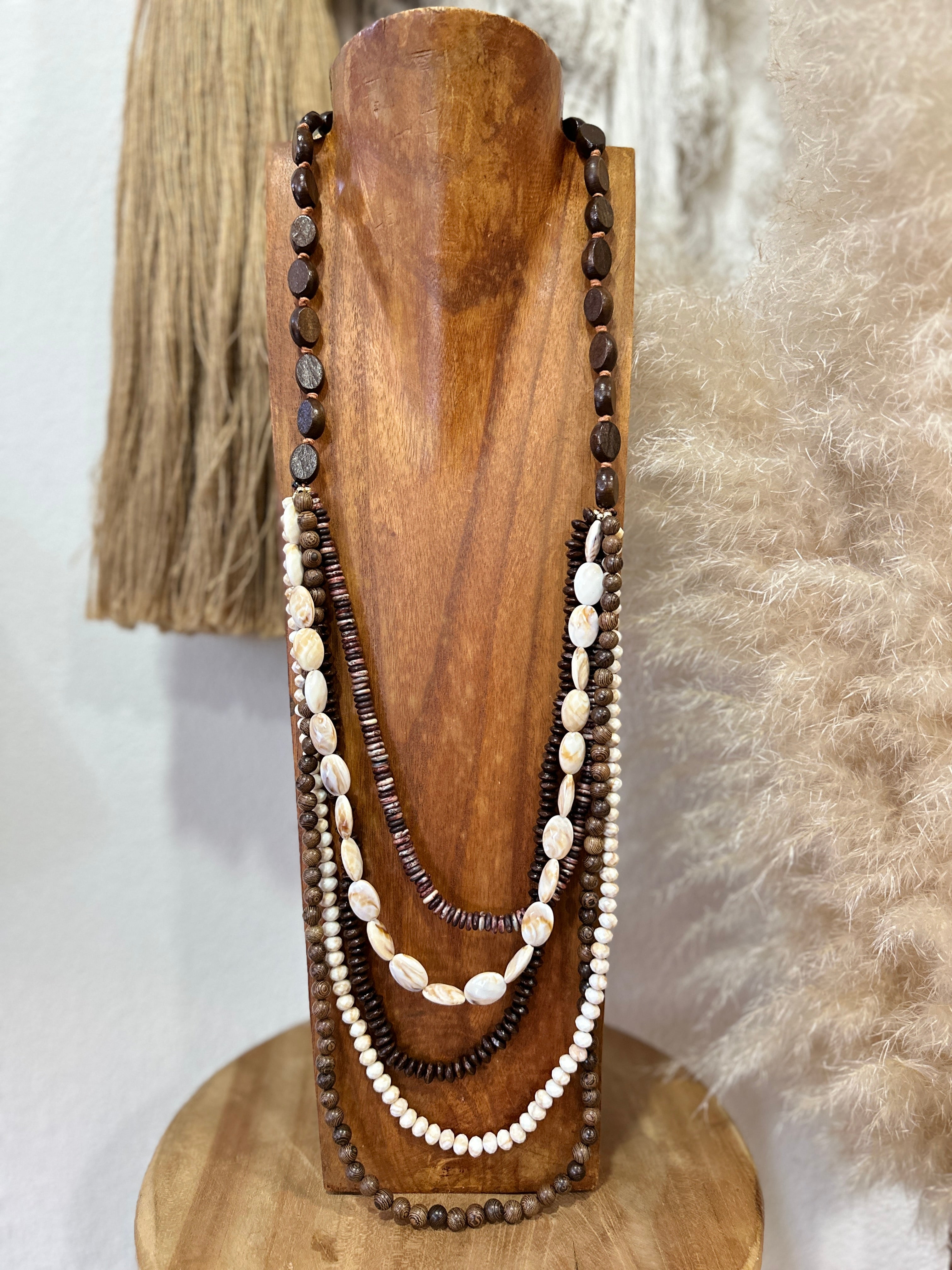 Colar comprido multivoltas YARA