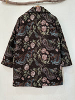 Load image in the gallery viewer,Sobretudo em tecido efeito brocado c/ forro JAPAN
