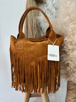 Carregar imagem no visualizador da galeria, Mala em camurça c/franjas TURIM
