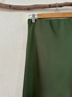 Carica l&#39;immagine nel visualizzatore della galleria,Saia comprida em cetim c/renda IMPRESSION
