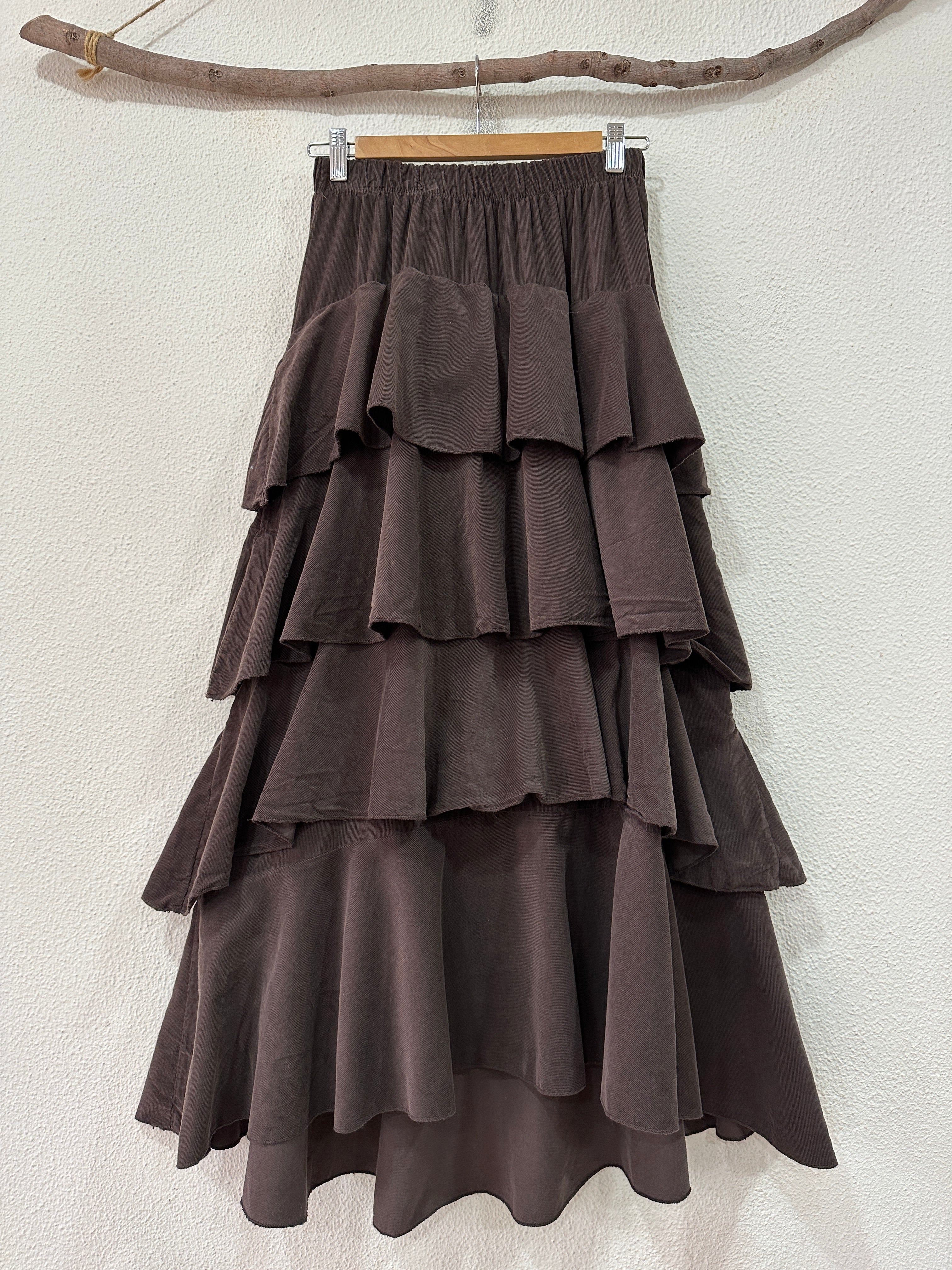 Saia em microbombazina c/ folhos ASPEN