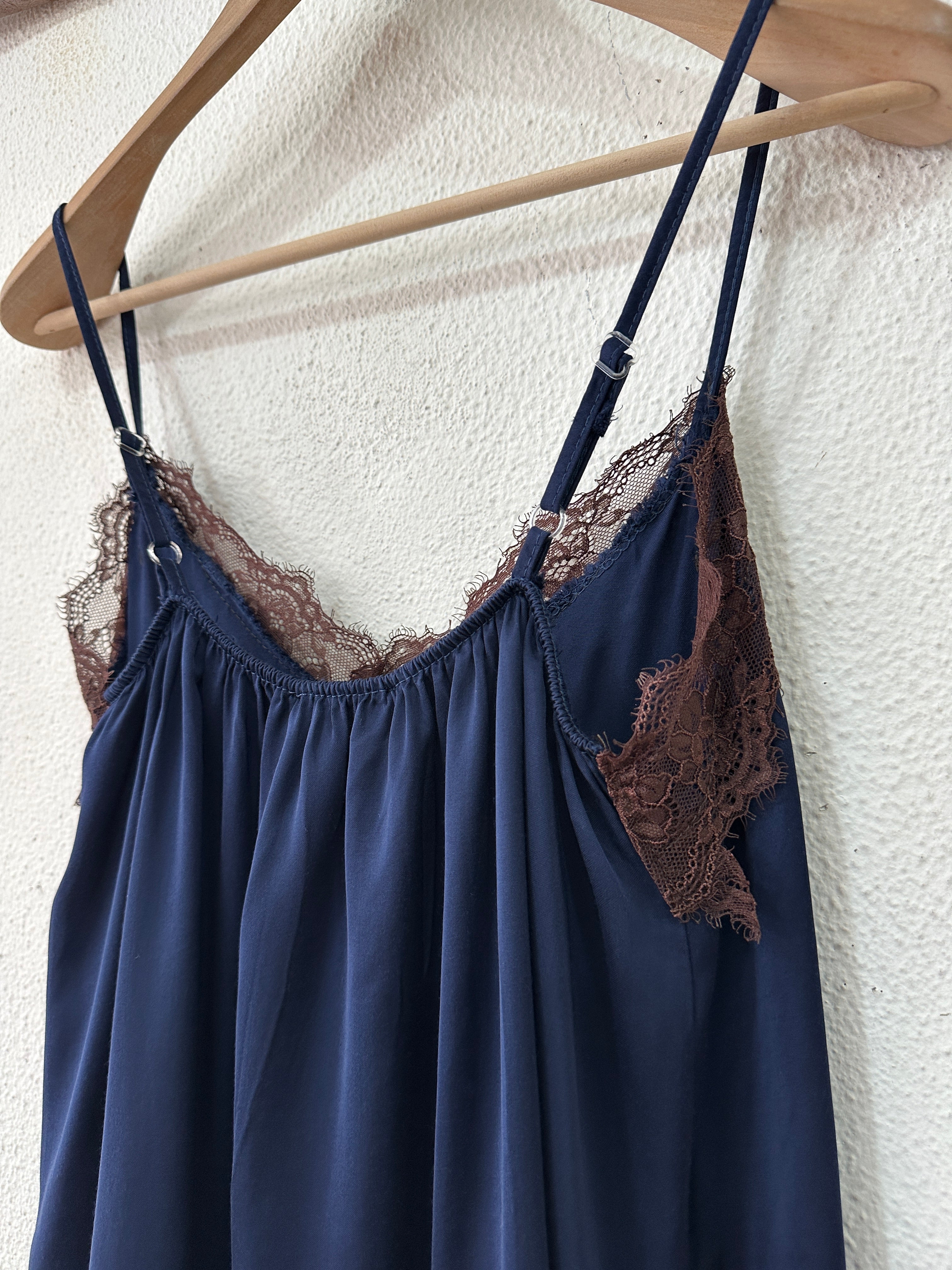 Top acetinado c/ renda ABUNDANCE