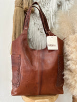 Carregar imagem no visualizador da galeria, Mala em pele SAÏDIA
