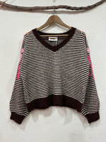 Load image in the gallery viewer,Camisola de malha c/ bordados PEONY
