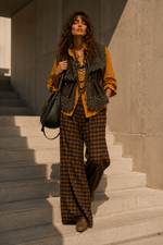 Load image in the gallery viewer,Camisa oversize c/ folho HONEY
