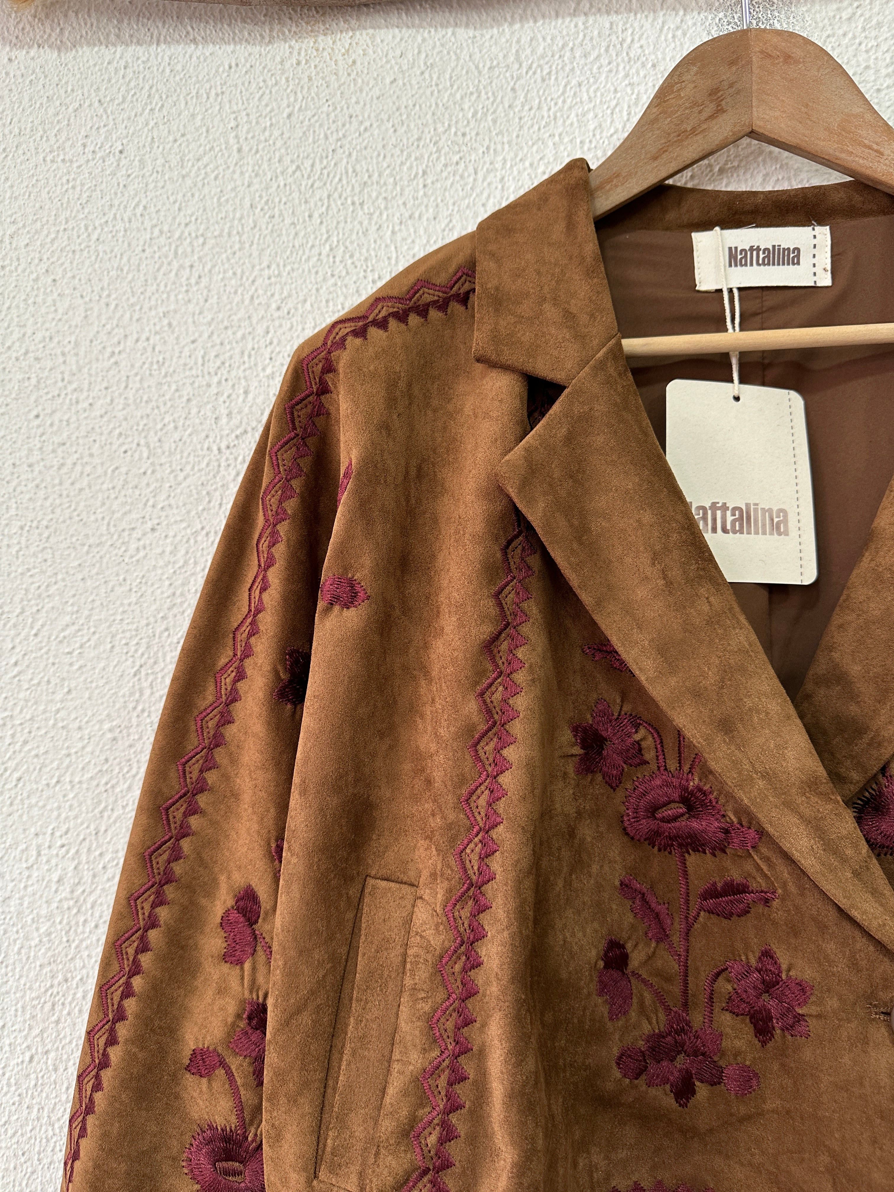 Casaco efeito suede bordado AXEL