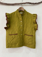 Load image in the gallery viewer,Colete acolchoado bordado FREYA
