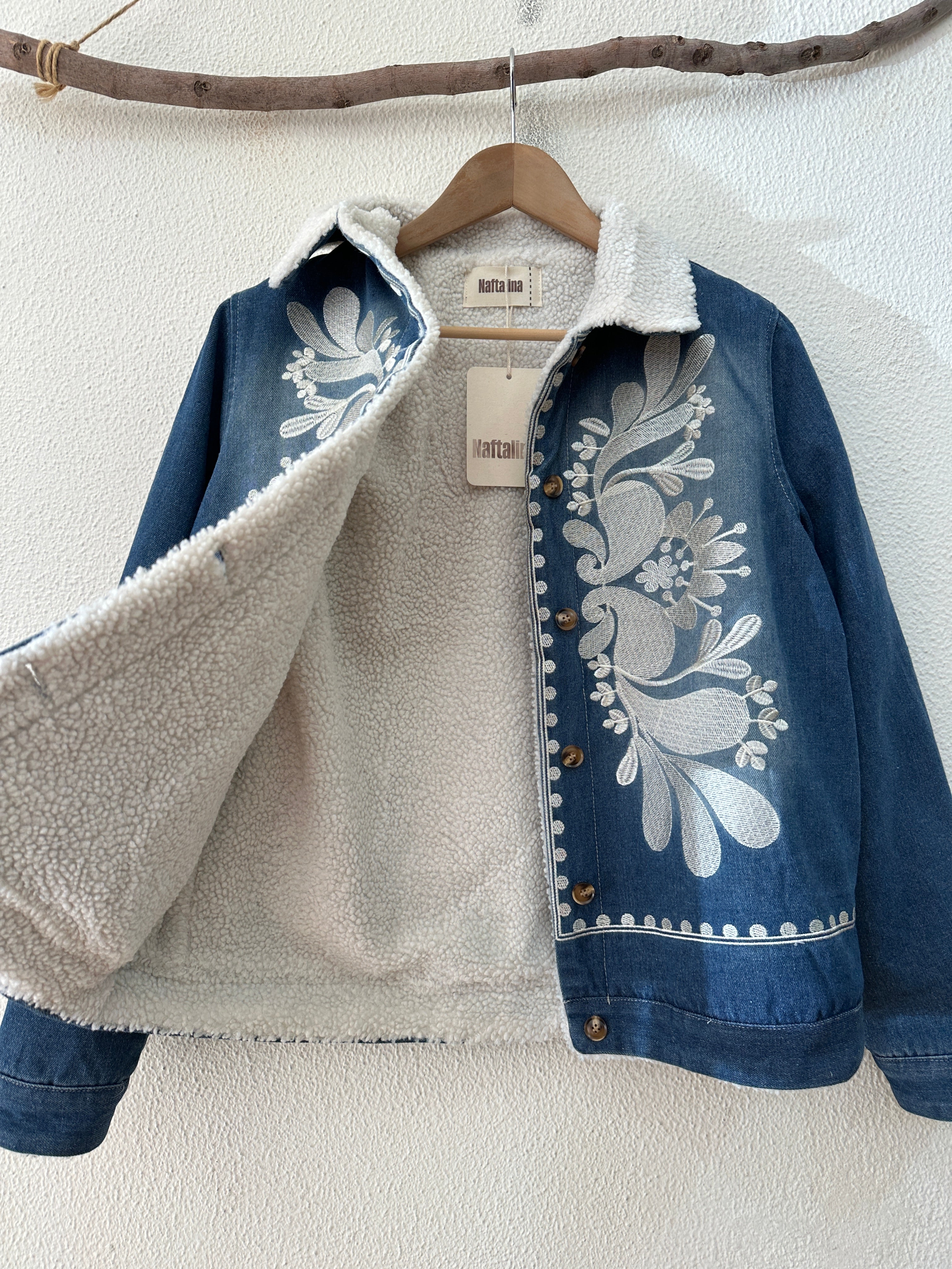 Blusão denim bordado c/ forro polar ÉLISE