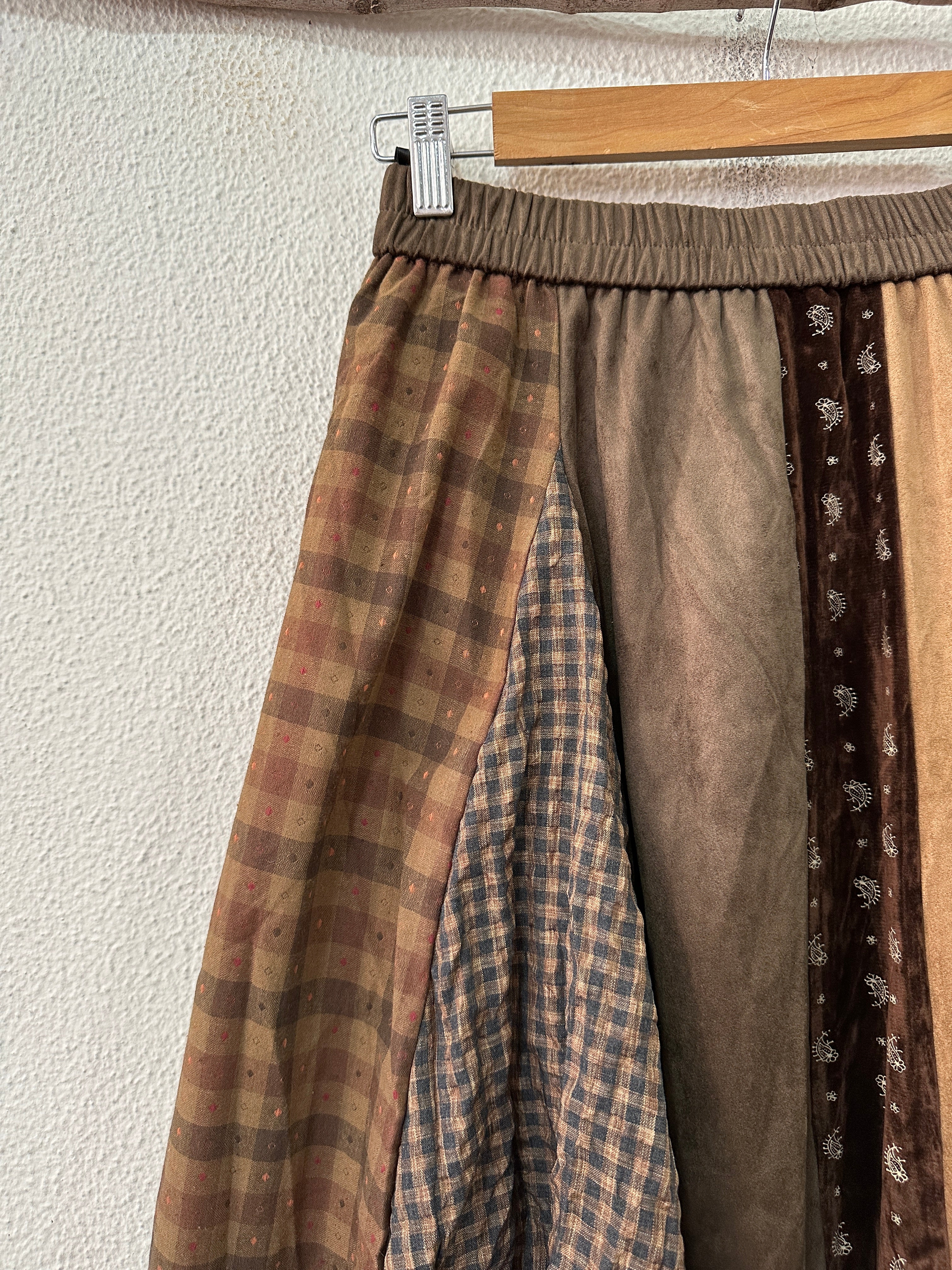 Saia em godés efeito retalhado DOLL