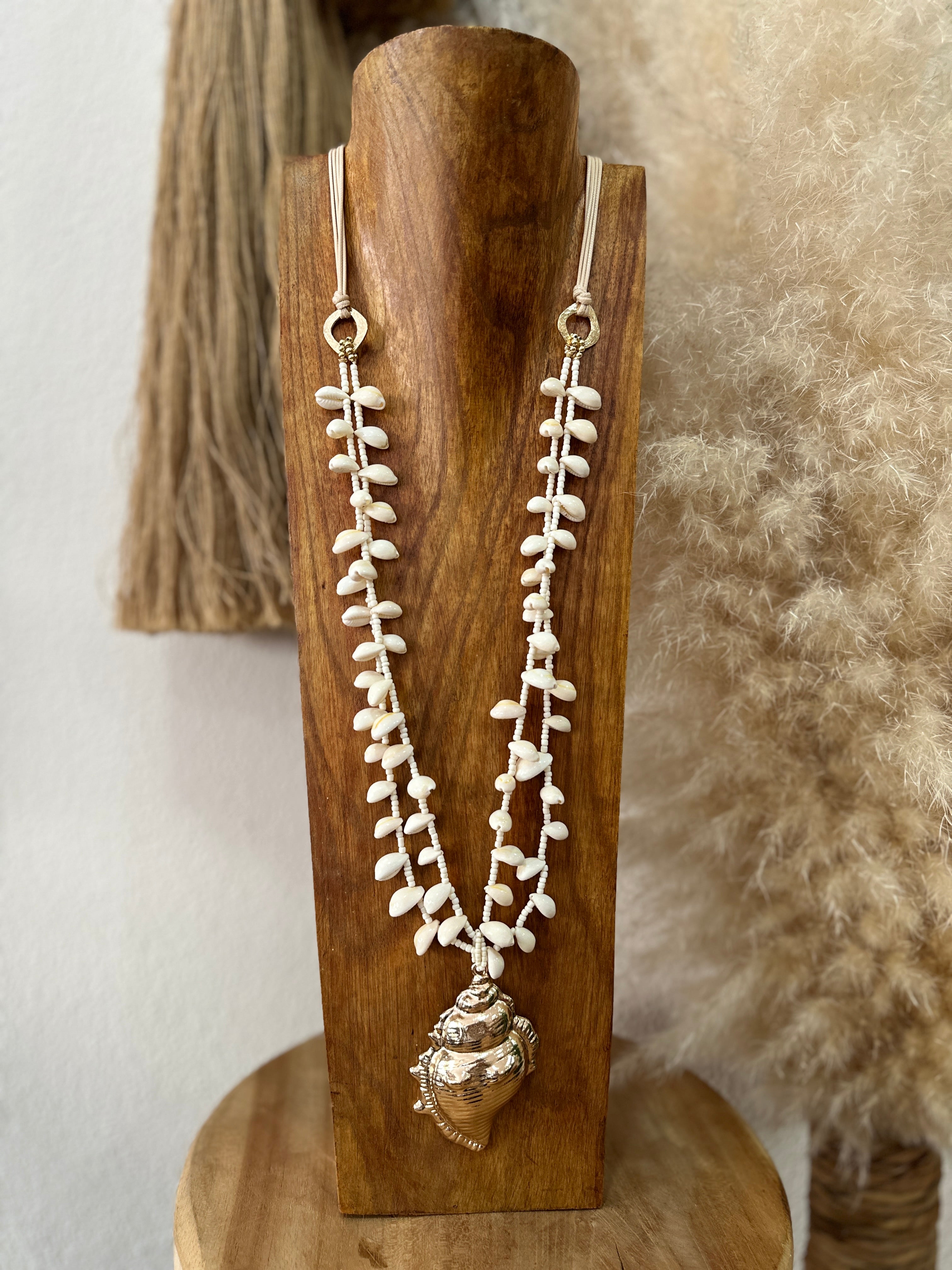 Colar comprido c/búzios CASCAIS