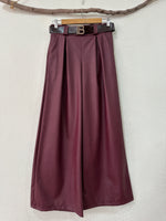 Carregar imagem no visualizador da galeria, Pantalonas em ecopele BRUNI
