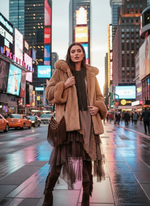 Carregar imagem no visualizador da galeria, Casaco em imitação de pelo c/ capuz CIBELES
