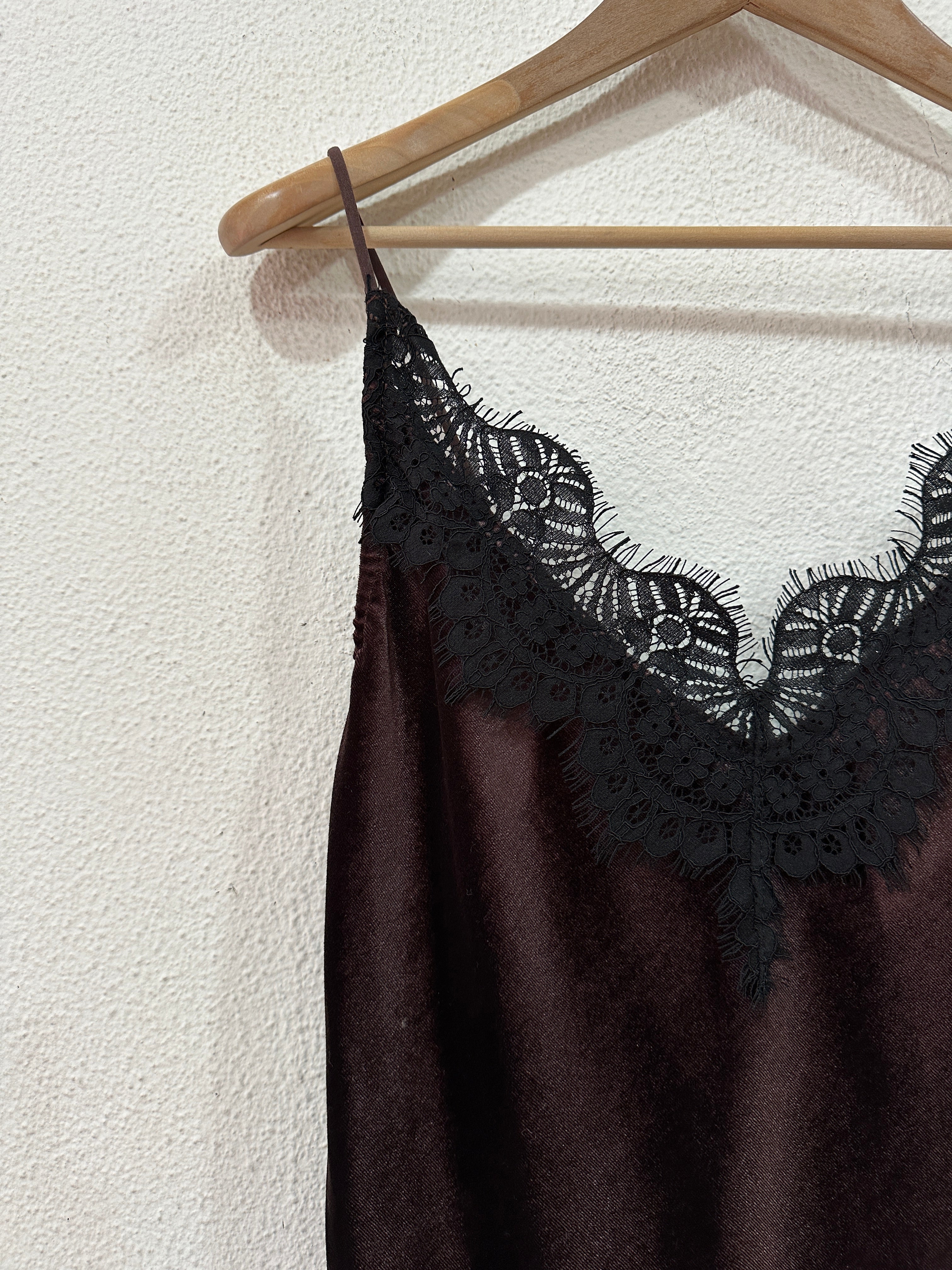 Top assimétrico de veludo c/ renda MARGOT