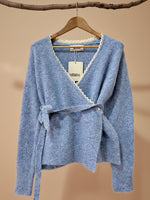 Load image in the gallery viewer,Casaco de traçar c/renda CHARLOTTE
