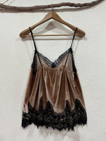 Load image in the gallery viewer,Top em veludo cristal c/renda AMETHYST
