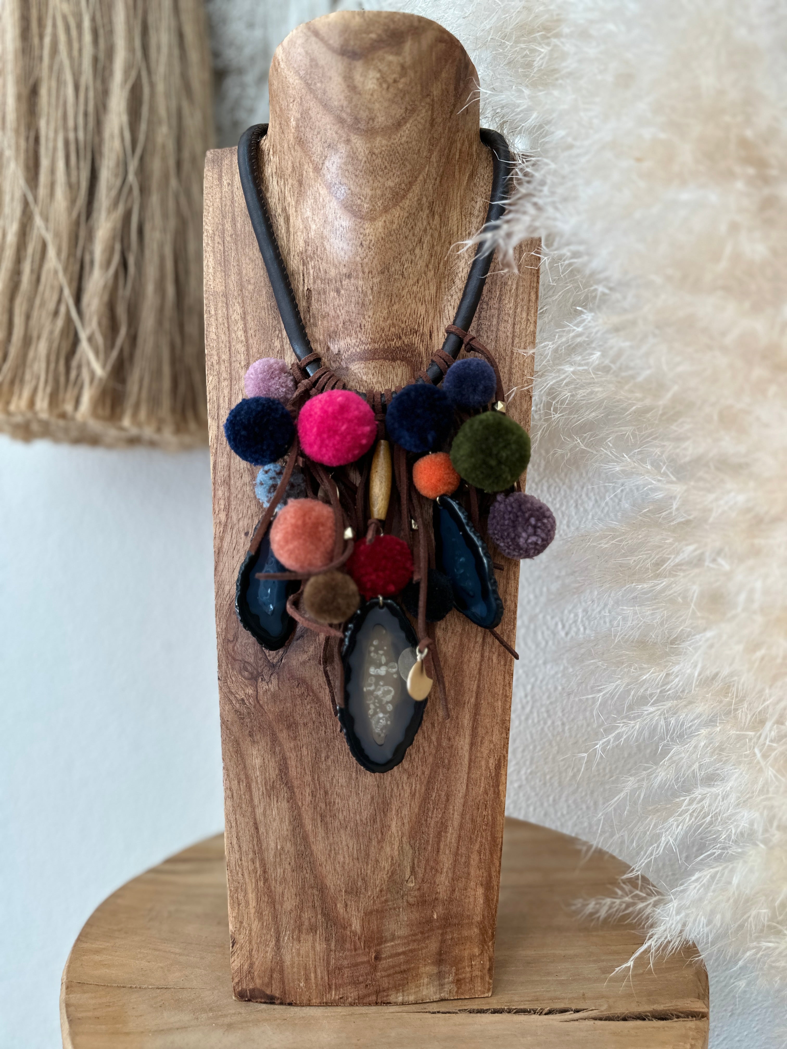 Colar curto c/pompons BUBBLY