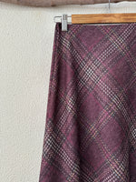 Carregar imagem no visualizador da galeria, Saia evasê em malha c/ recorte e renda MEREDITH
