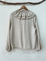 Load image in the gallery viewer,Blusa c/folhos AMÉLIE
