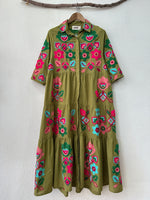 Carregar imagem no visualizador da galeria, Vestido-camiseiro bordado VEDA

