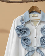 Load image in the gallery viewer,Camisa oversize c/aplicações denim FLORENCE
