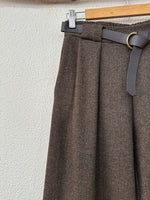 Load image in the gallery viewer,Pantalonas em fazenda espinhada c/cinto NAZAAR
