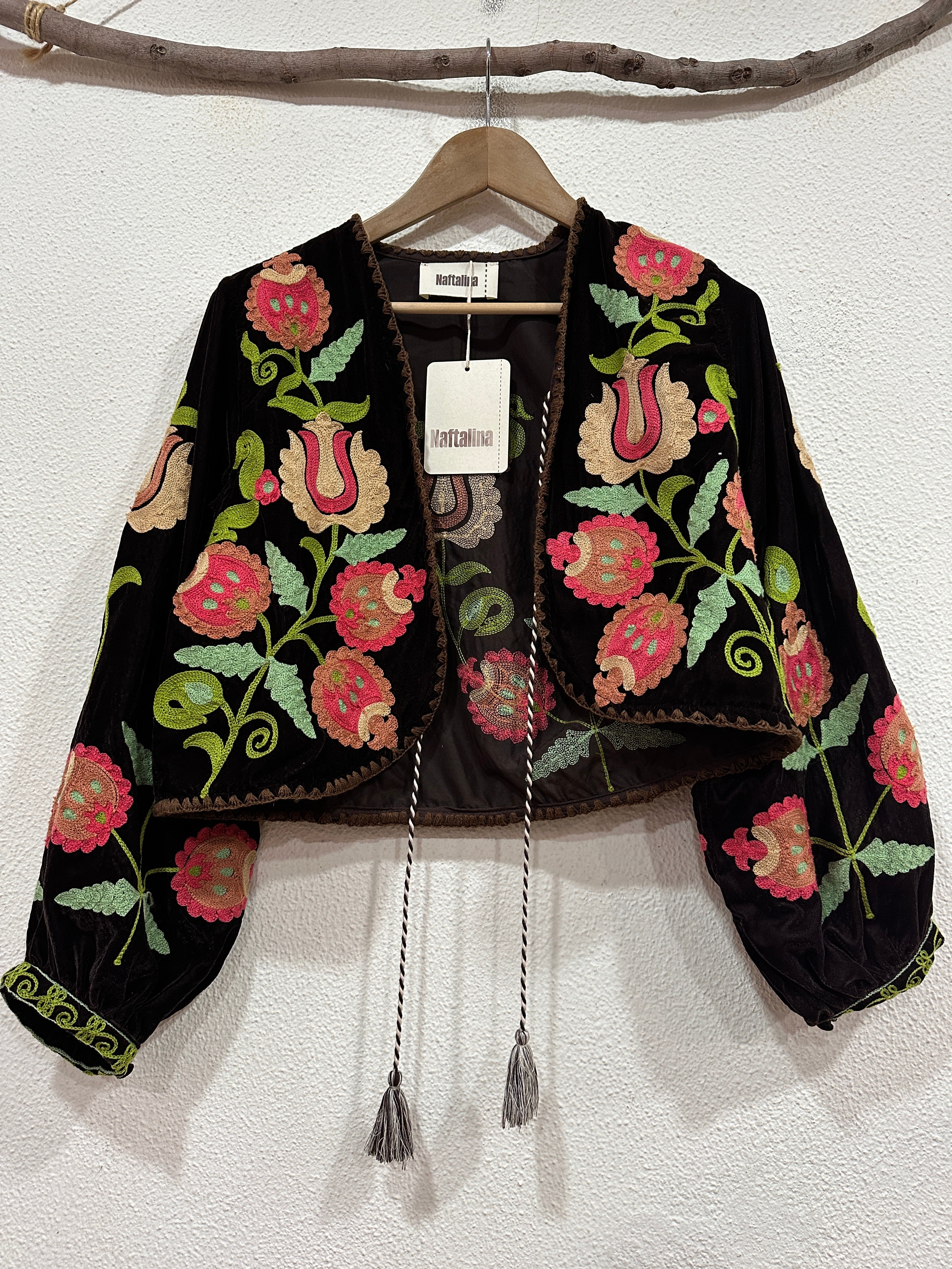 Casaco curto em veludo bordado KERALA