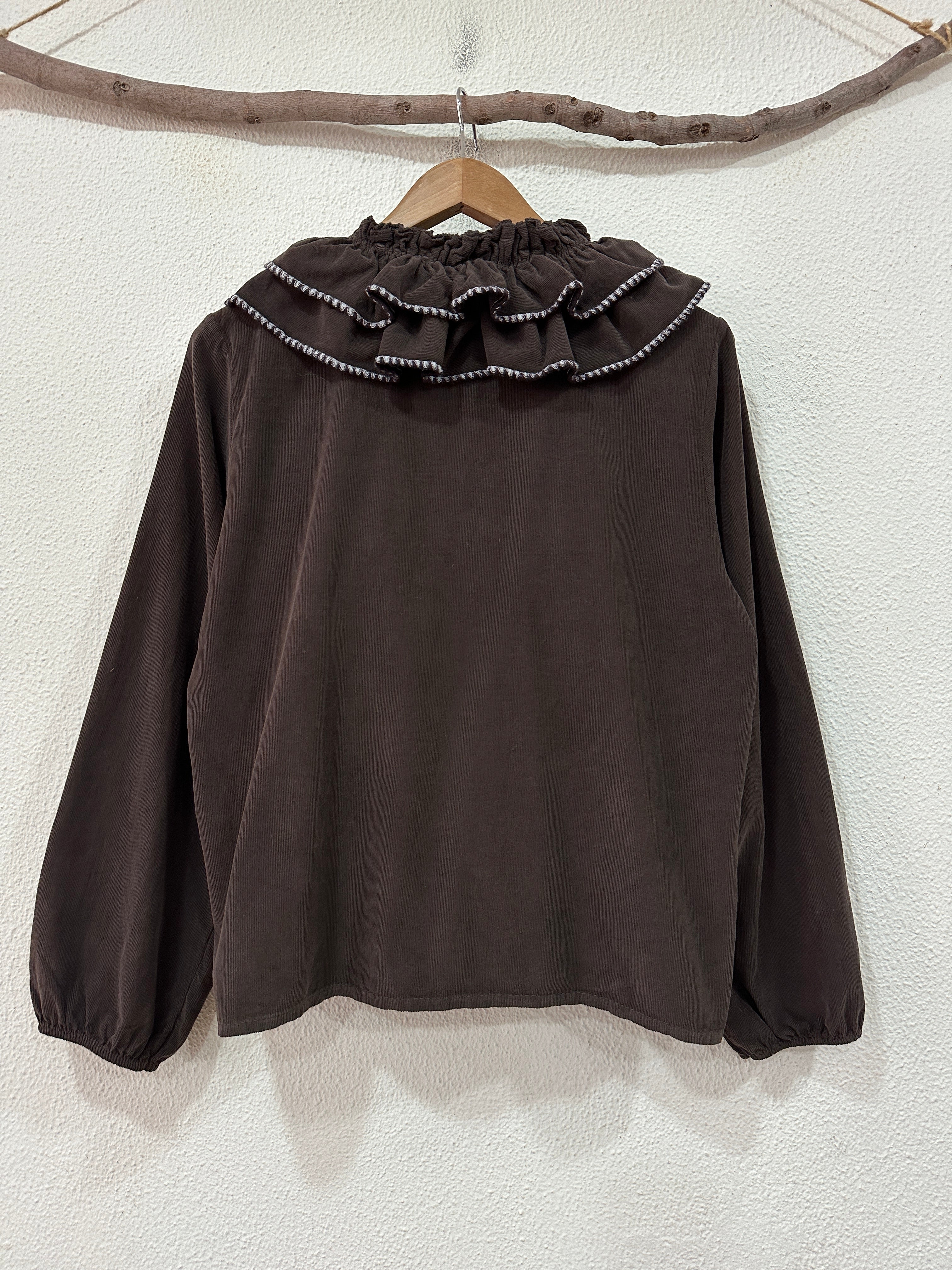 Blusa em microbombazina c/folhos MADELEINE