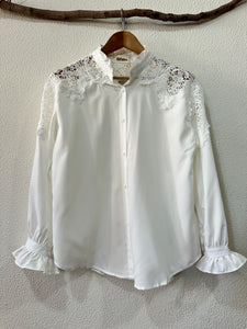 Camisa c/ombros em renda BEATRICE