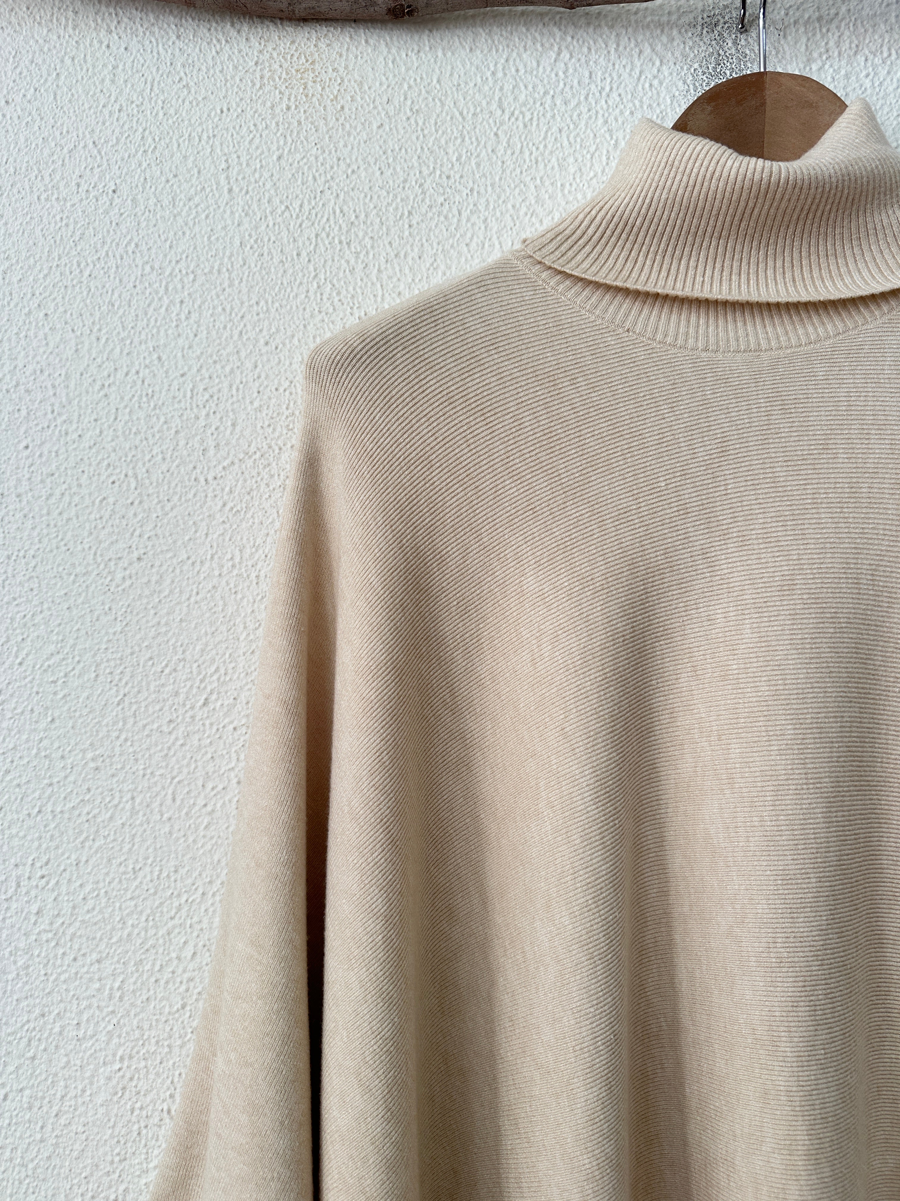 Poncho c/ gola DIOSA