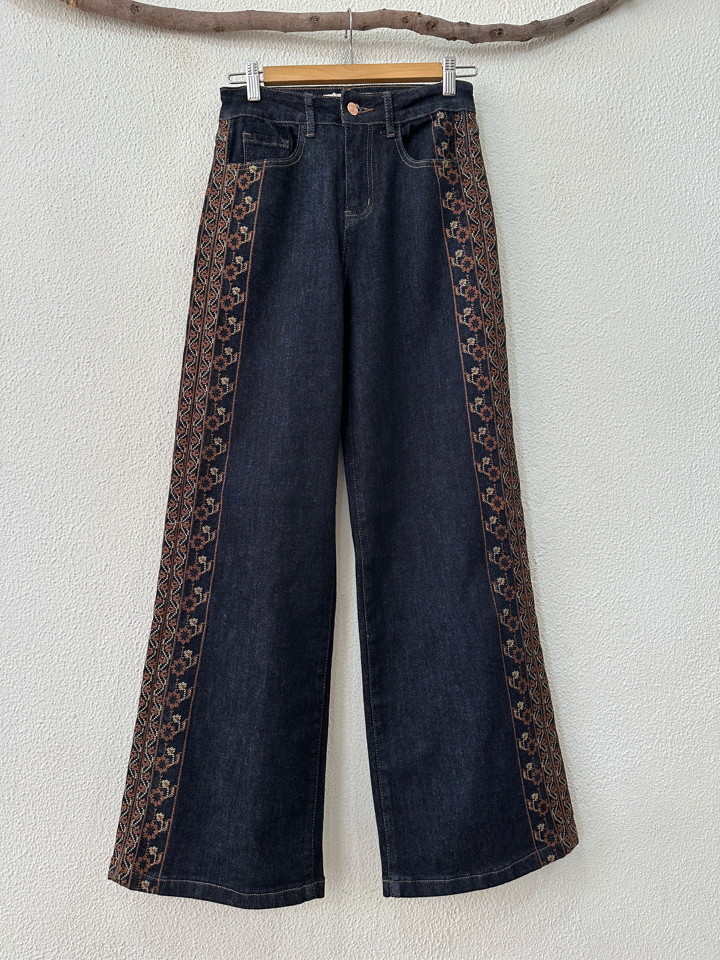 Calças denim wide leg c/ bordado ANGELA
