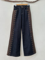 Load image in the gallery viewer,Calças denim wide leg c/ bordado ANGELA

