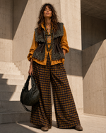 Load image in the gallery viewer,Camisa oversize c/ folho HONEY
