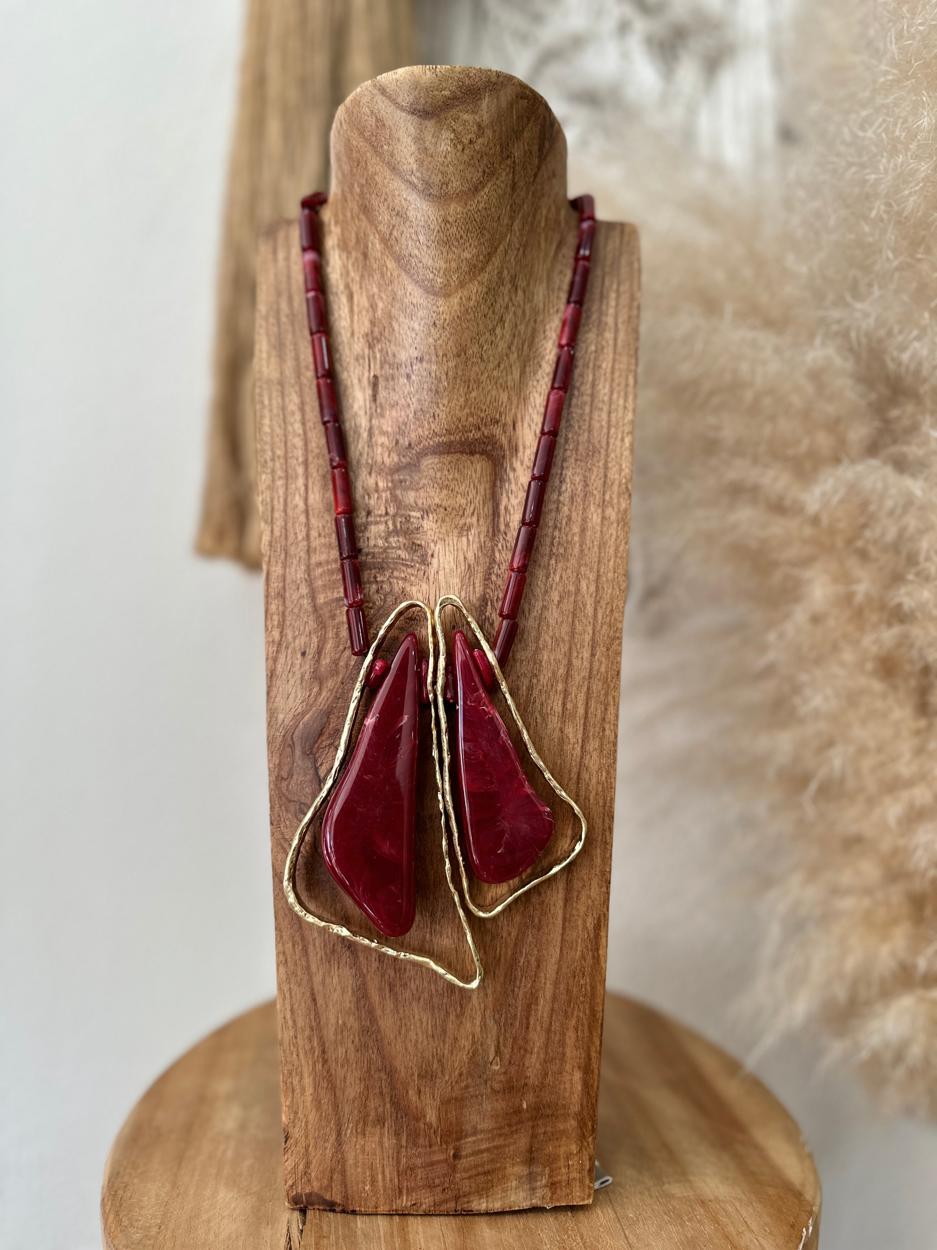 Colar em acrílico HATHOR