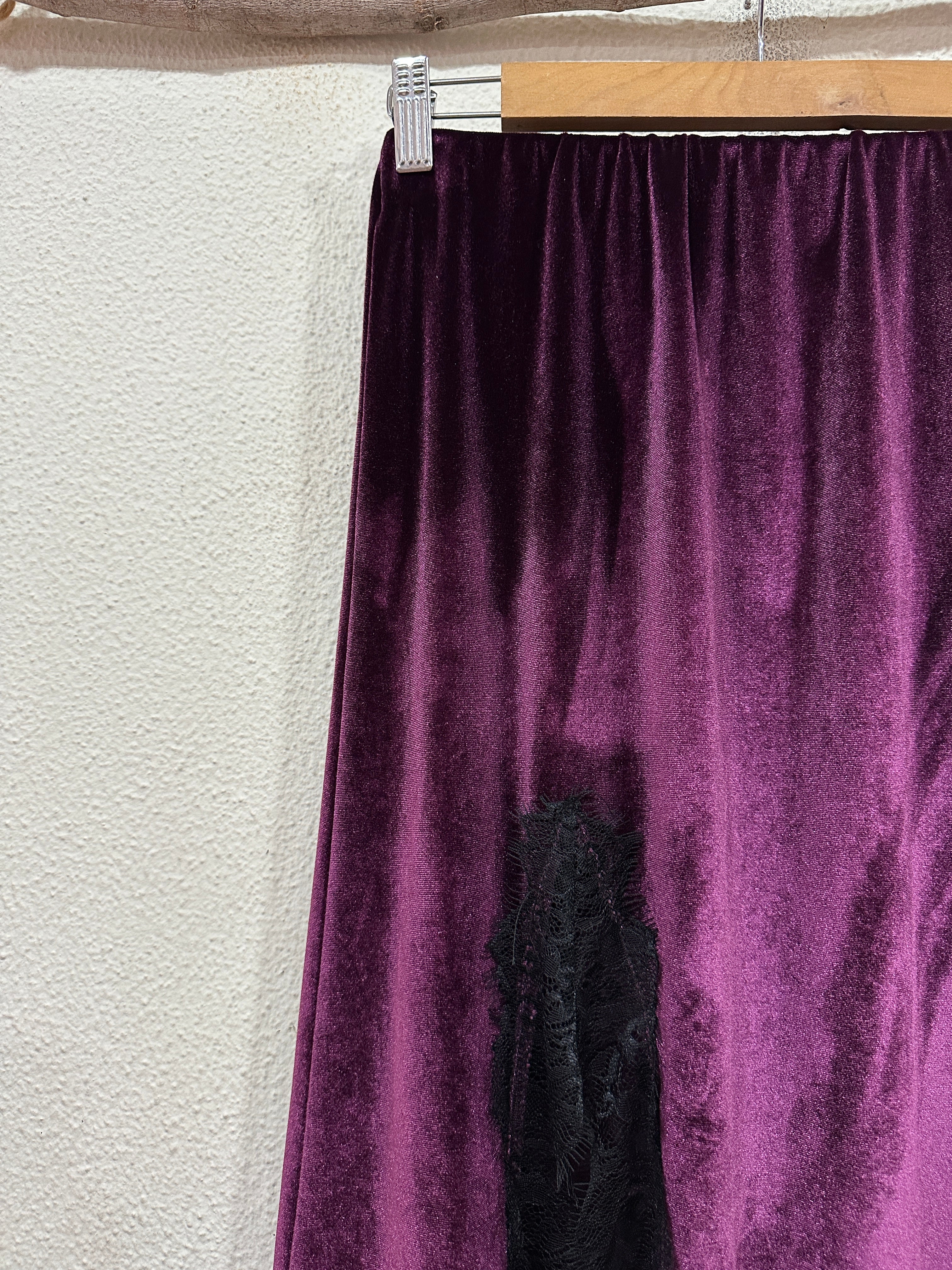 Saia em veludo cristal c/renda AMETHYST