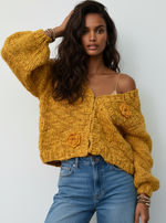 Load image in the gallery viewer,Casaco de malha c/ aplicações PLATEAU
