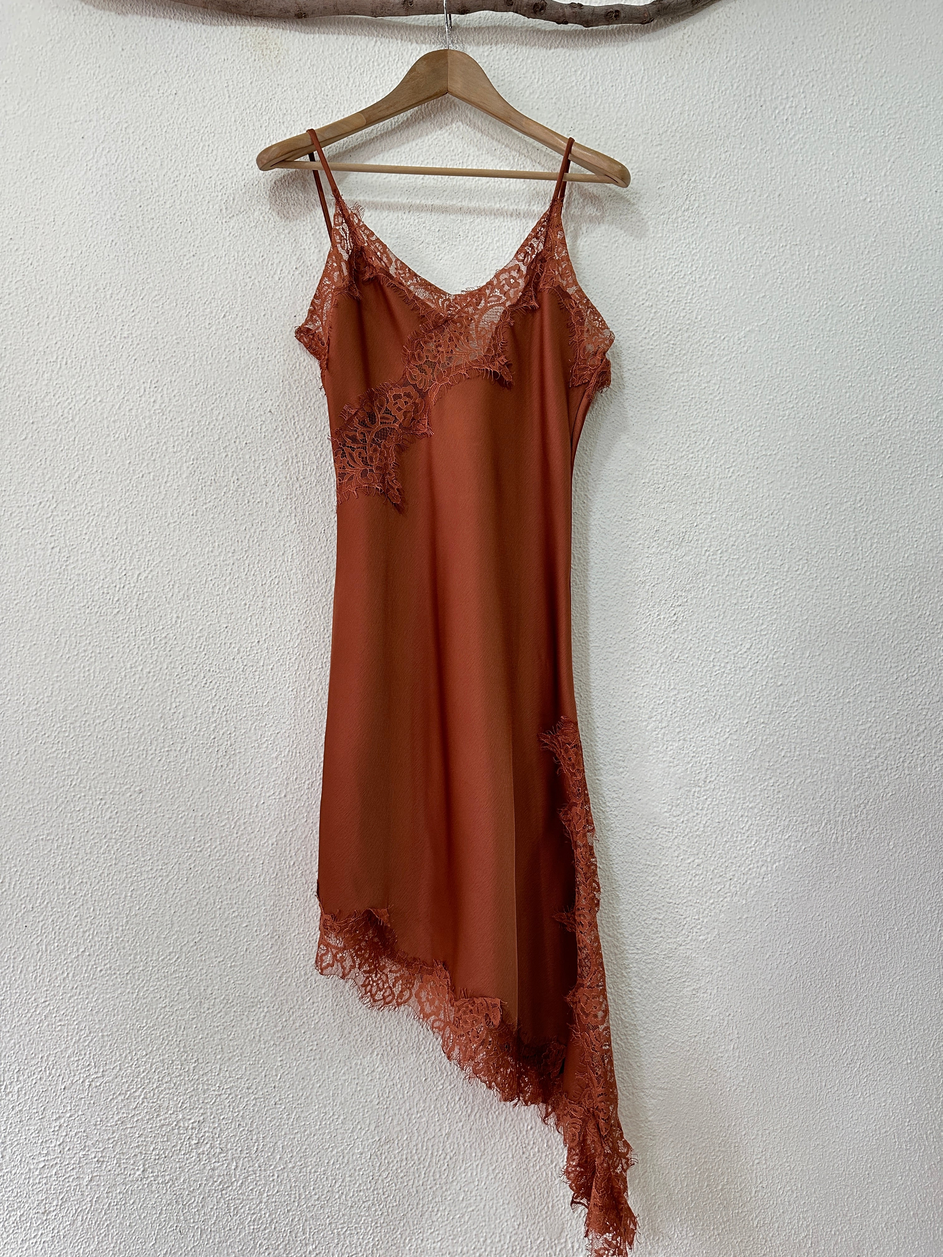 Top/ vestido assimétrico acetinado MUSE