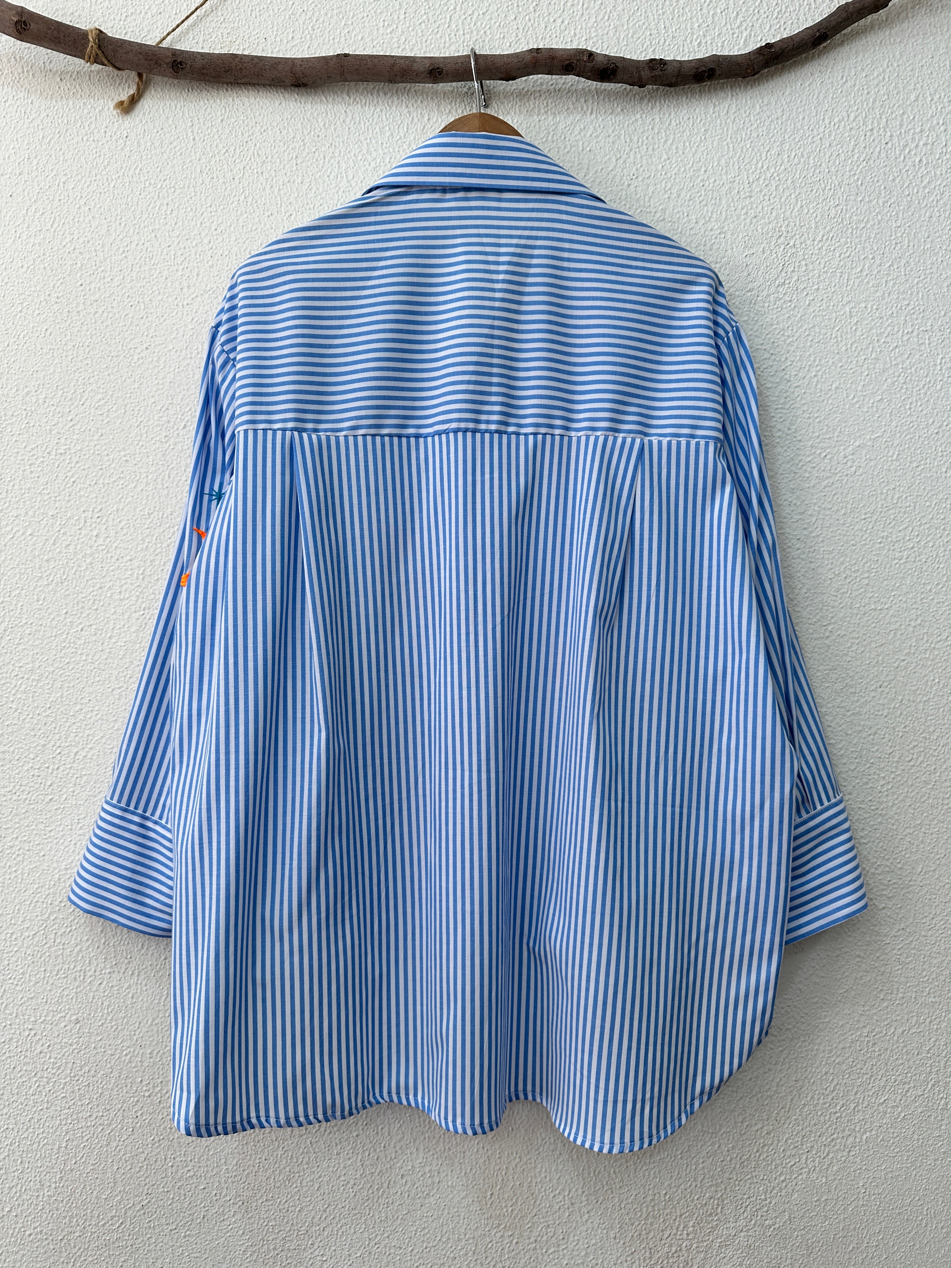 Camisa oversize bordada VACATION